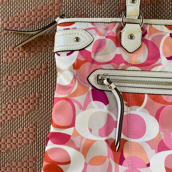 Coach Y2K Daisy Kaleidoscope Print Emma Tote Bag Pink White Large Shoulder Bag - Picture 4 of 16